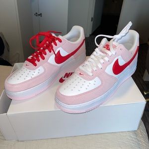 Nike Air Force 1 07 QS Valentine’s Day Love Letter
